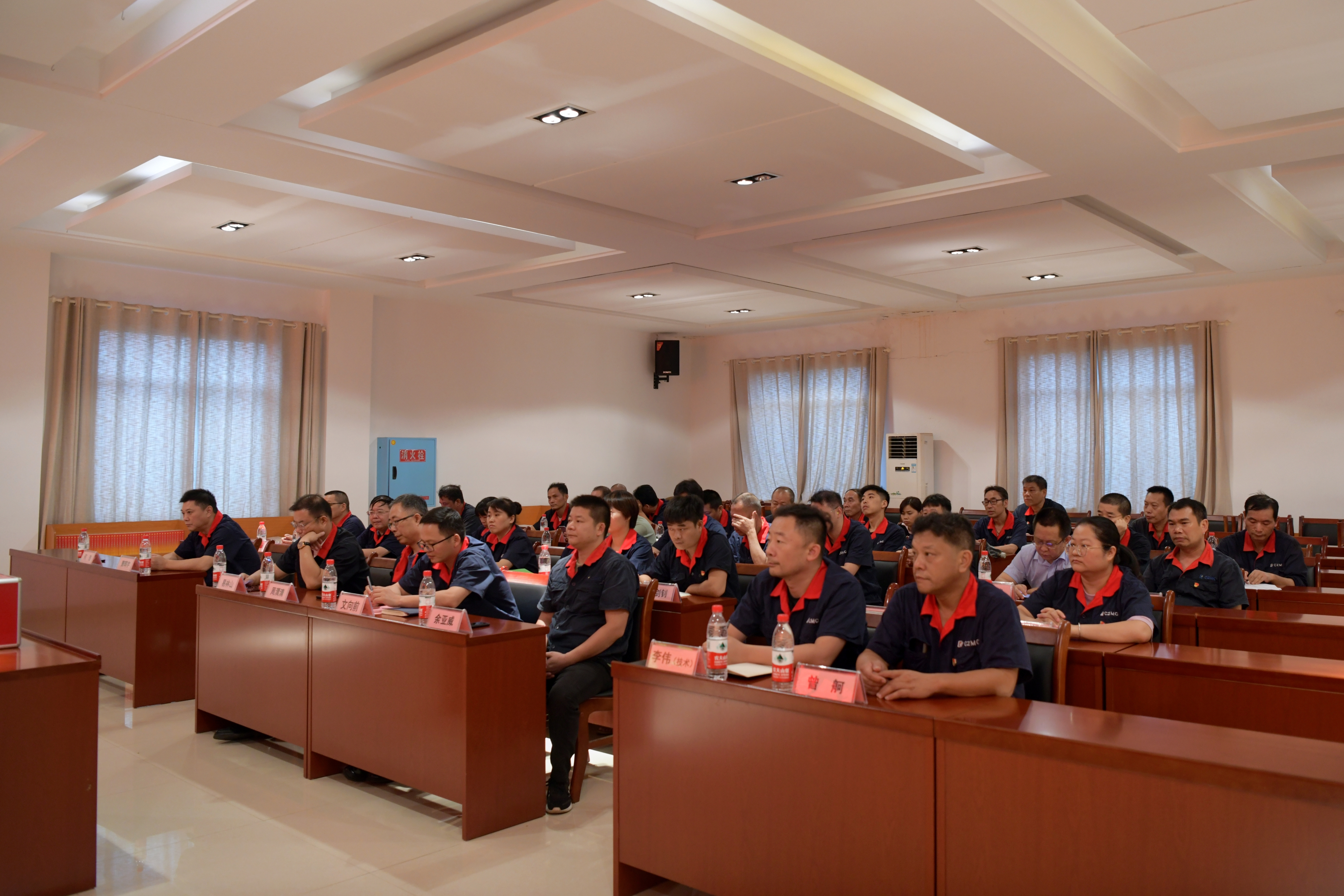 中共湖南尊龙·凯时机器股份有限公司二届二次党员大会暨委员增补选举大会顺利召开